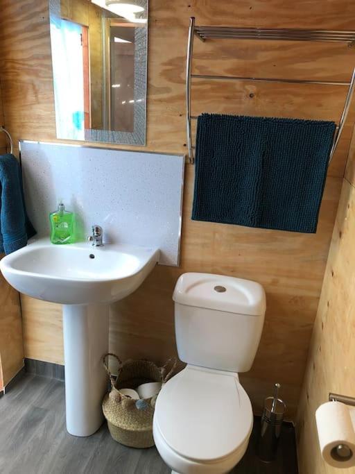 Готель Cox Hill Glamping Badger Труро Екстер'єр фото