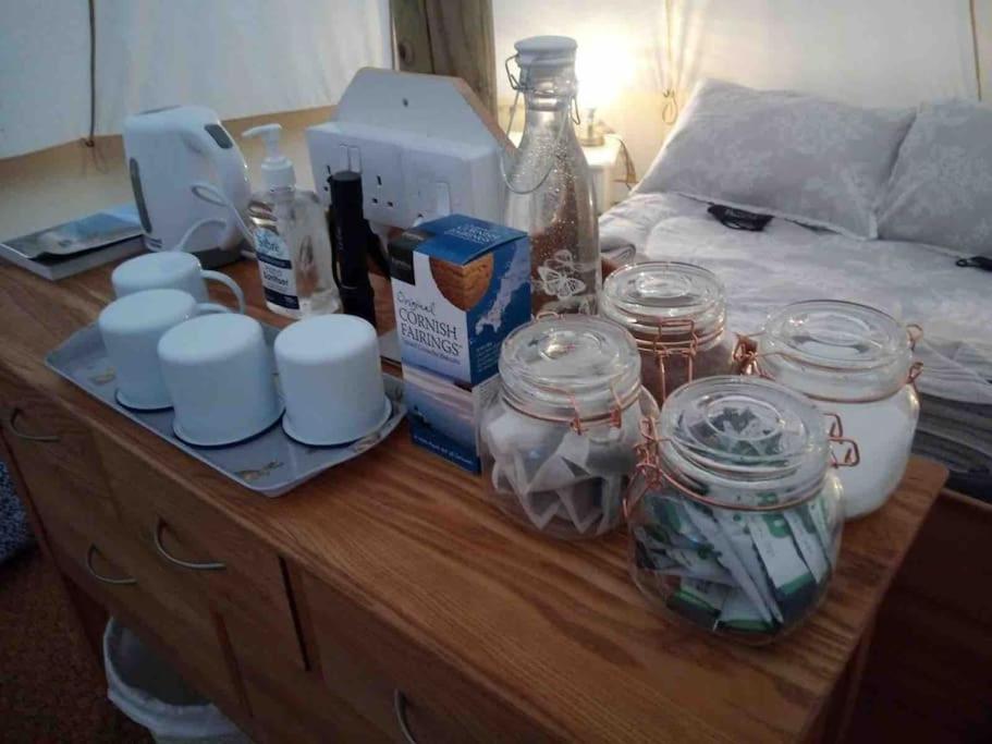 Готель Cox Hill Glamping Badger Труро Екстер'єр фото