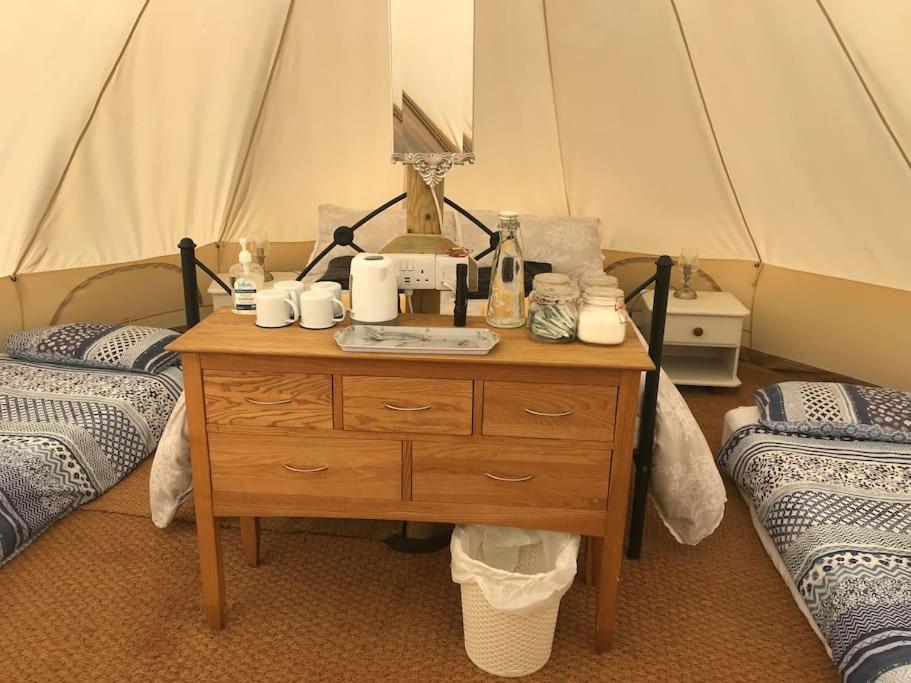 Готель Cox Hill Glamping Badger Труро Екстер'єр фото