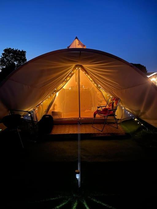 Готель Cox Hill Glamping Badger Труро Екстер'єр фото